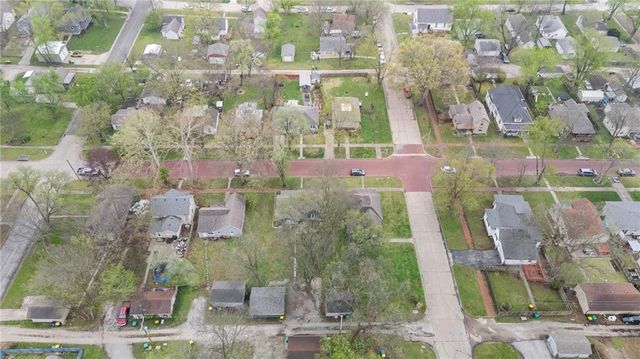304 E Shawnee Street, Paola, KS 66071