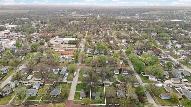 304 E Shawnee Street, Paola, KS 66071