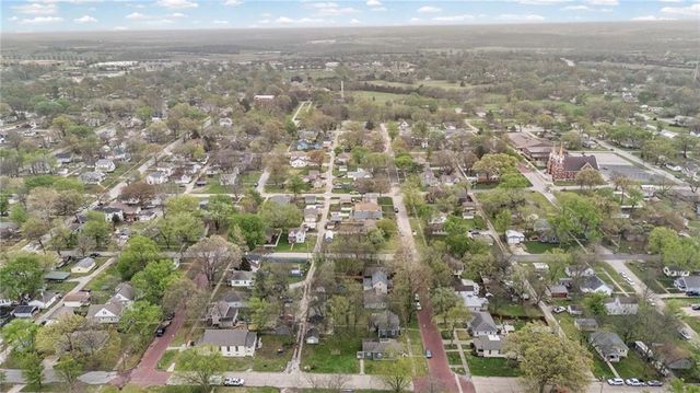 304 E Shawnee Street, Paola, KS 66071