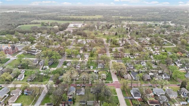 304 E Shawnee Street, Paola, KS 66071