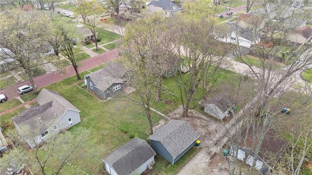 304 E Shawnee Street, Paola, KS 66071