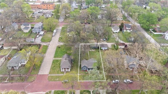 304 E Shawnee Street, Paola, KS 66071
