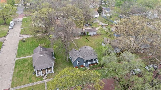 304 E Shawnee Street, Paola, KS 66071