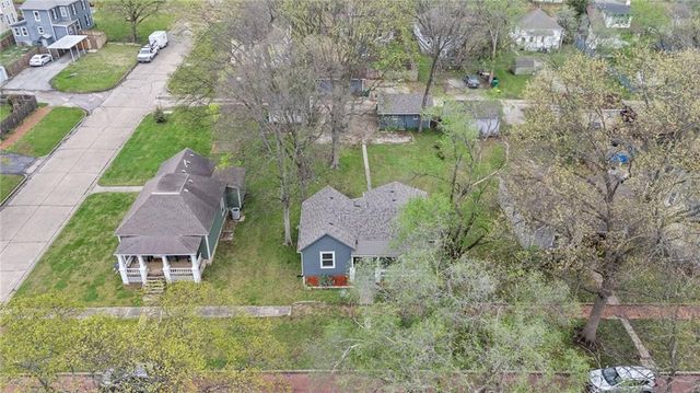 304 E Shawnee Street, Paola, KS 66071