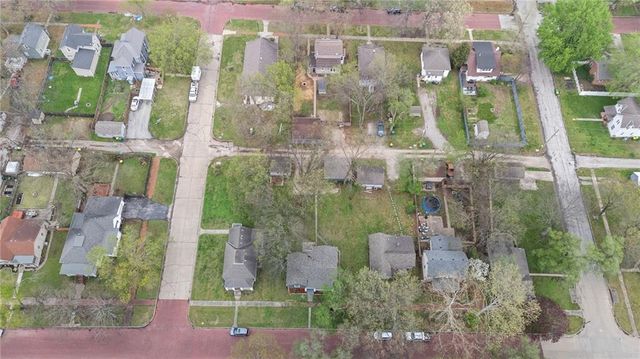 304 E Shawnee Street, Paola, KS 66071