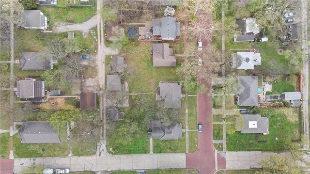 304 E Shawnee Street, Paola, KS 66071