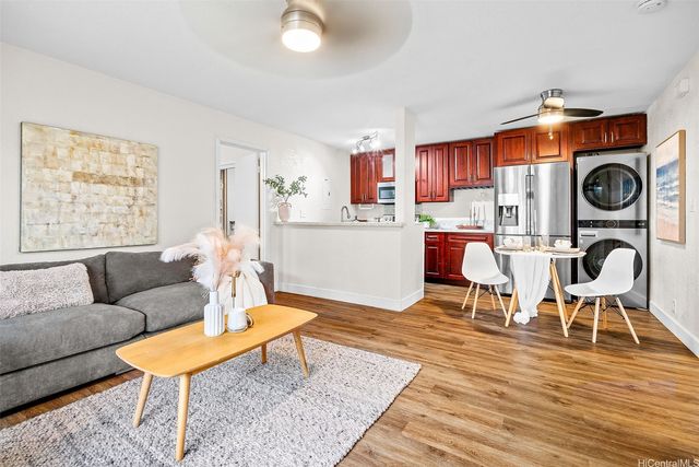 287 Mananai Place 48d, Honolulu, HI 96818