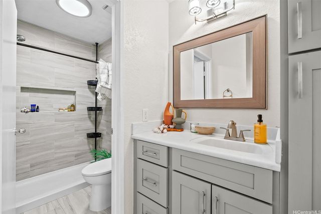 287 Mananai Place 48d, Honolulu, HI 96818