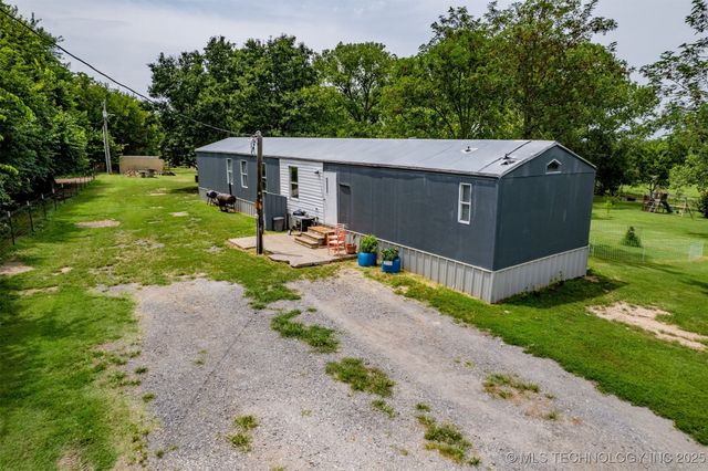 19596 S 405th E Avenue, Porter, OK 74454