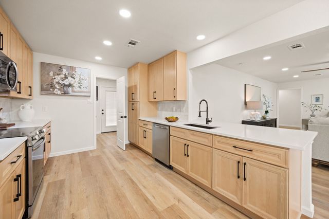 1225 Bellaire Drive, Grapevine, TX 76051