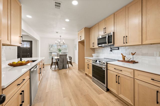 1225 Bellaire Drive, Grapevine, TX 76051