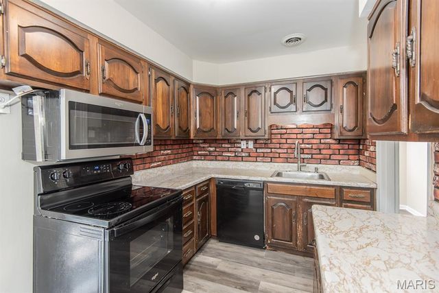 10253 Imperial Drive, St Louis, MO 63136