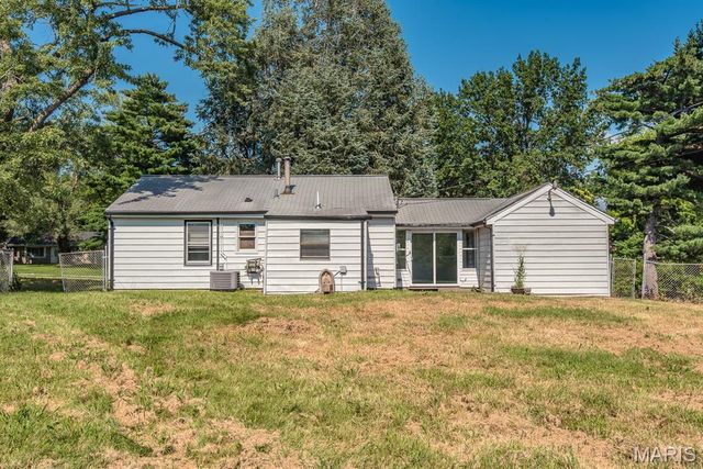 10253 Imperial Drive, St Louis, MO 63136