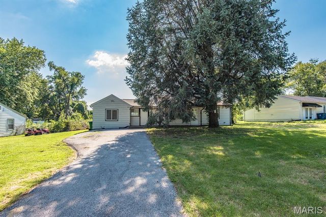10253 Imperial Drive, St Louis, MO 63136