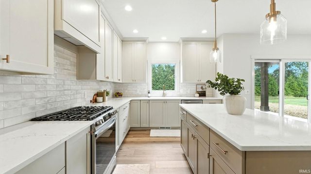 9836 Gala Cove, Fort Wayne, IN 46835