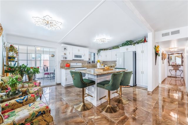 2083 La Vante Avenue, Las Vegas, NV 89169