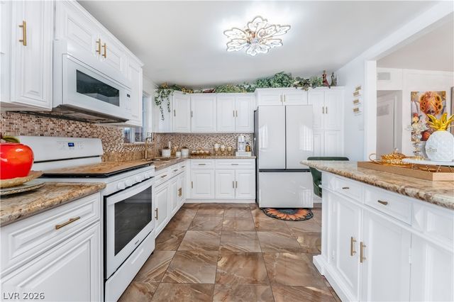 2083 La Vante Avenue, Las Vegas, NV 89169