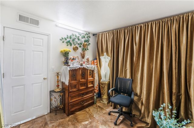 2083 La Vante Avenue, Las Vegas, NV 89169