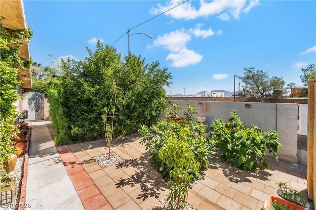 2083 La Vante Avenue, Las Vegas, NV 89169