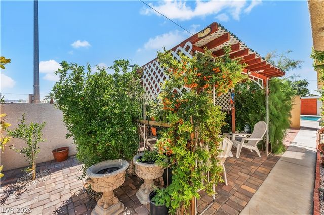2083 La Vante Avenue, Las Vegas, NV 89169