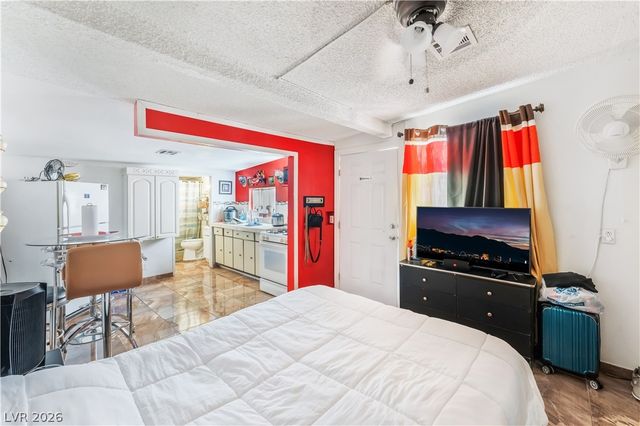 2083 La Vante Avenue, Las Vegas, NV 89169