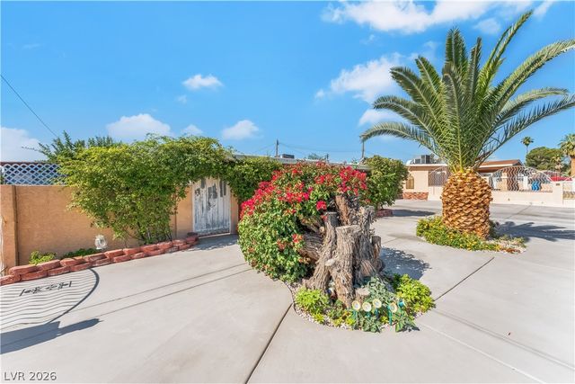 2083 La Vante Avenue, Las Vegas, NV 89169