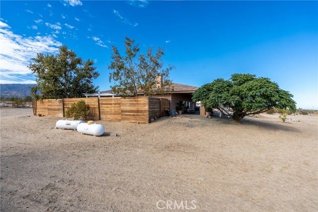 1830 Calaveras Road, Pinon Hills, CA 92372