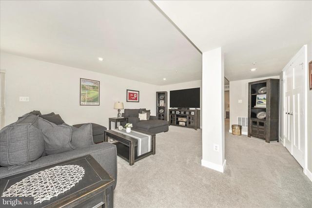 6832 WOODRIDGE RD, New Market, MD 21774