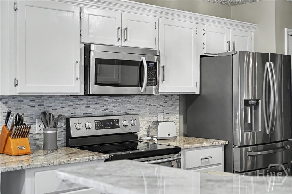 Image 12 of property listing at 109 Runner Road, Savannah, GA 31410