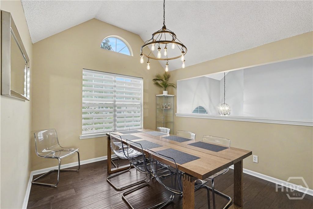 Image 16 of property listing at 109 Runner Road, Savannah, GA 31410