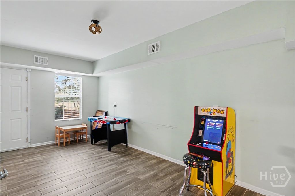 Image 35 of property listing at 109 Runner Road, Savannah, GA 31410