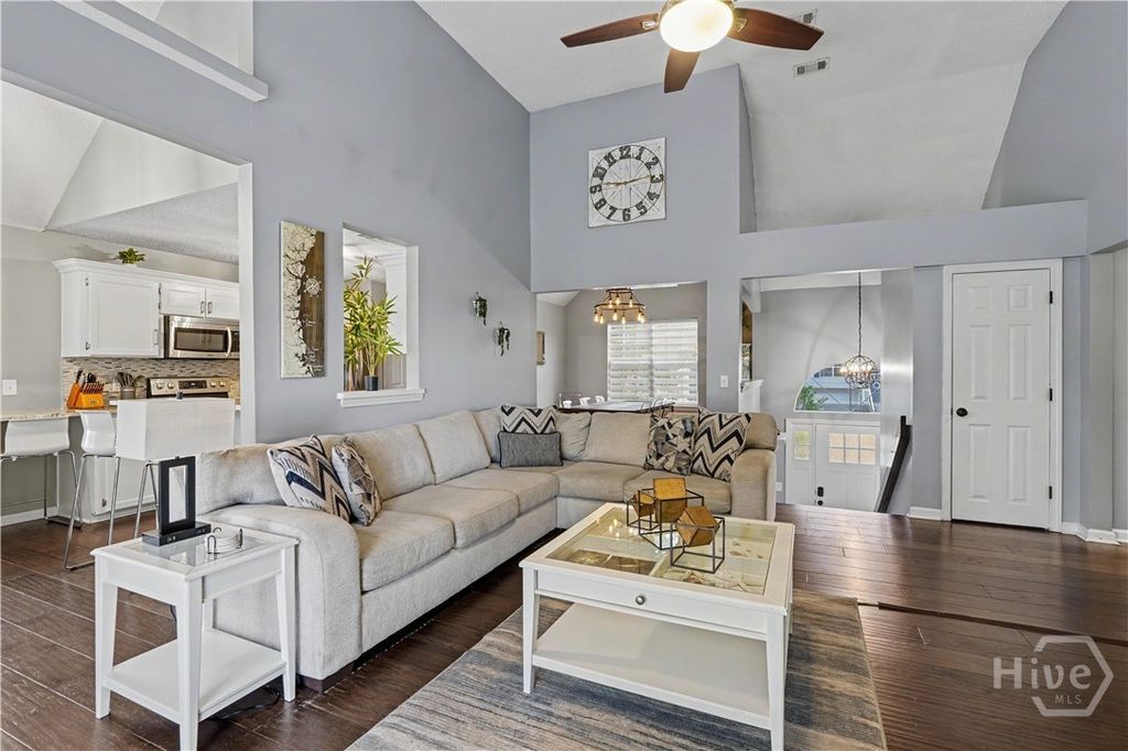 Image 8 of property listing at 109 Runner Road, Savannah, GA 31410