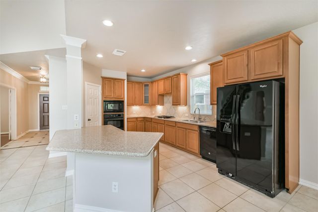 6 Cordella Place, The Woodlands, TX 77382