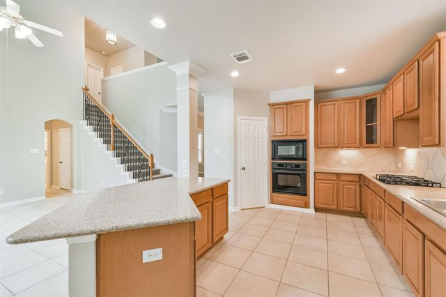 6 Cordella Place, The Woodlands, TX 77382