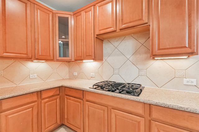 6 Cordella Place, The Woodlands, TX 77382