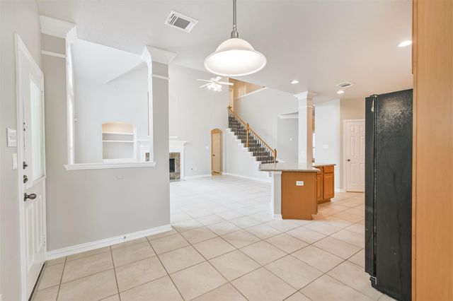 6 Cordella Place, The Woodlands, TX 77382