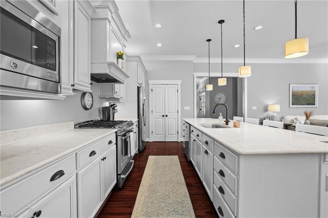 1149 Edinburgh PW, Chesapeake, VA 23322