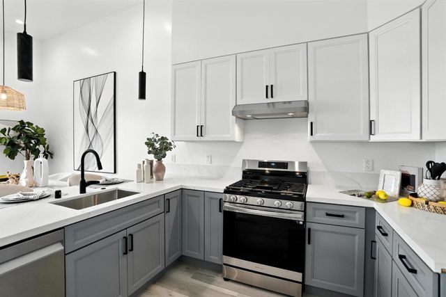 889 McLellan Drive 302, South San Francisco, CA 94080