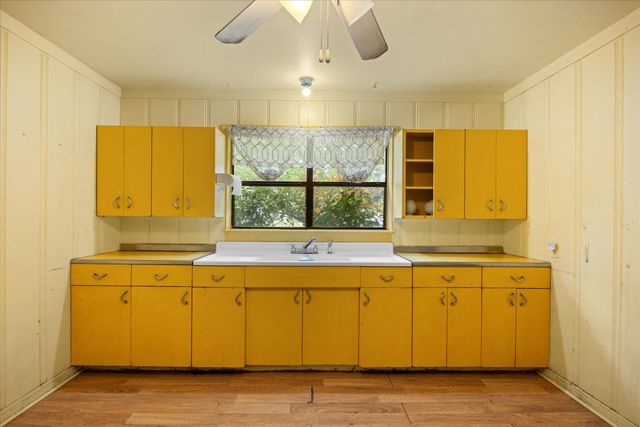 1313 Lipan Highway, Granbury, TX 76048