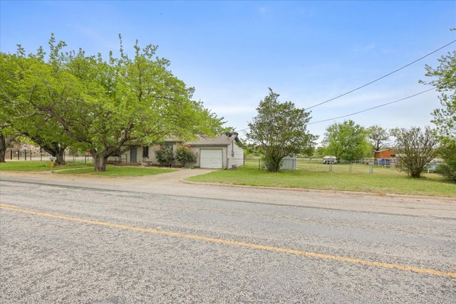 1313 Lipan Highway, Granbury, TX 76048
