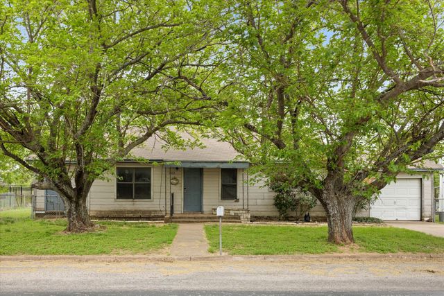 1313 Lipan Highway, Granbury, TX 76048