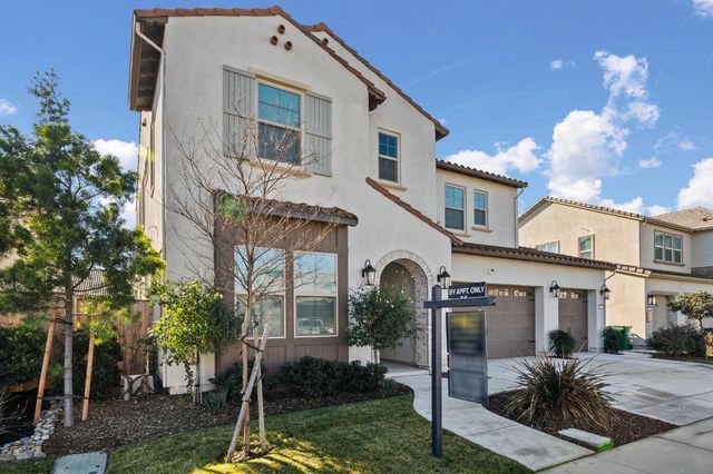 2830 Mcintosh Dr, Lodi, CA 95242