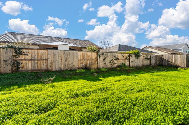 2830 Mcintosh Dr, Lodi, CA 95242