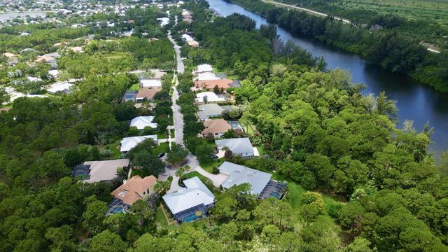 8780 SW Fishermans Wharf Drive, Stuart, FL 34997