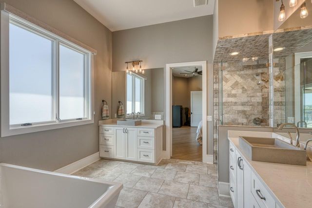 520 The Trails PKWY, Horseshoe Bay, TX 78657