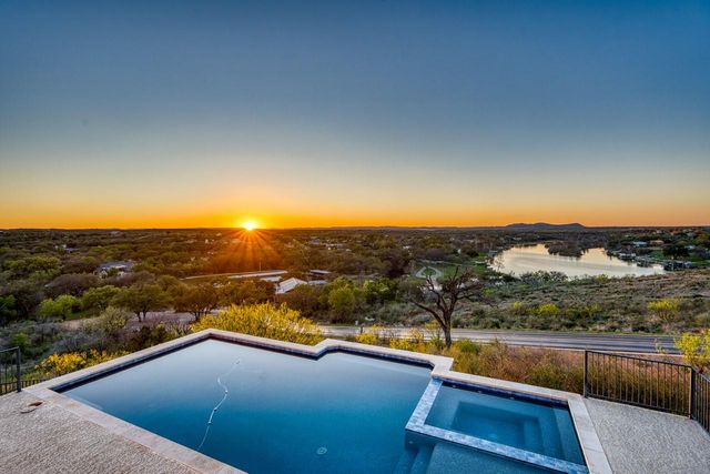 520 The Trails PKWY, Horseshoe Bay, TX 78657