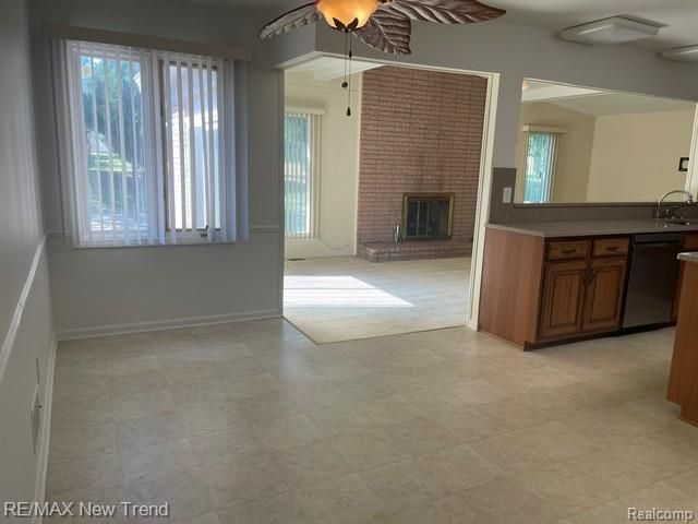 4727 S Knoll Road, West Bloomfield, MI 48323