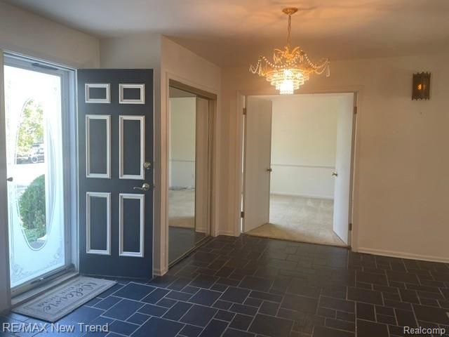 4727 S Knoll Road, West Bloomfield, MI 48323