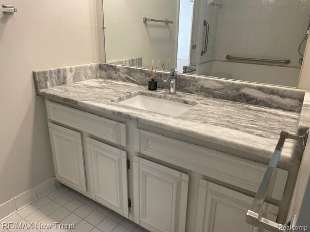 4727 S Knoll Road, West Bloomfield, MI 48323