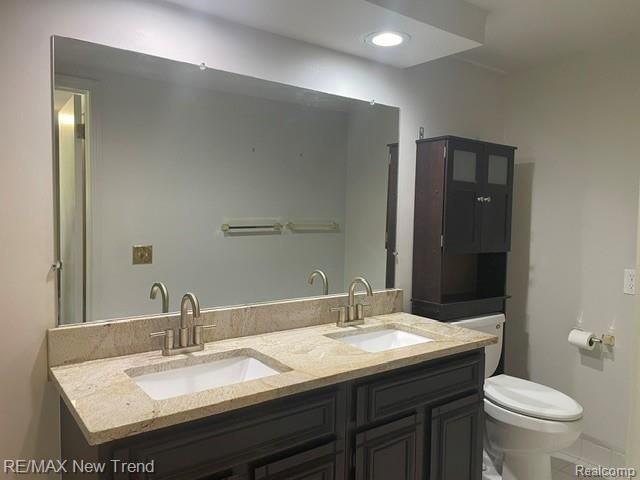 4727 S Knoll Road, West Bloomfield, MI 48323